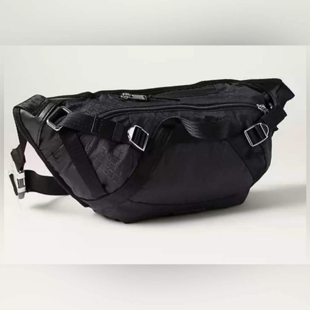 Athleta Excursion Large Waistbag Black NEW